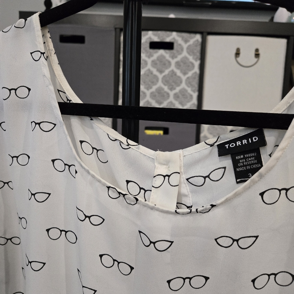 🌟 38. Torrid Top - Picture 5 of 8